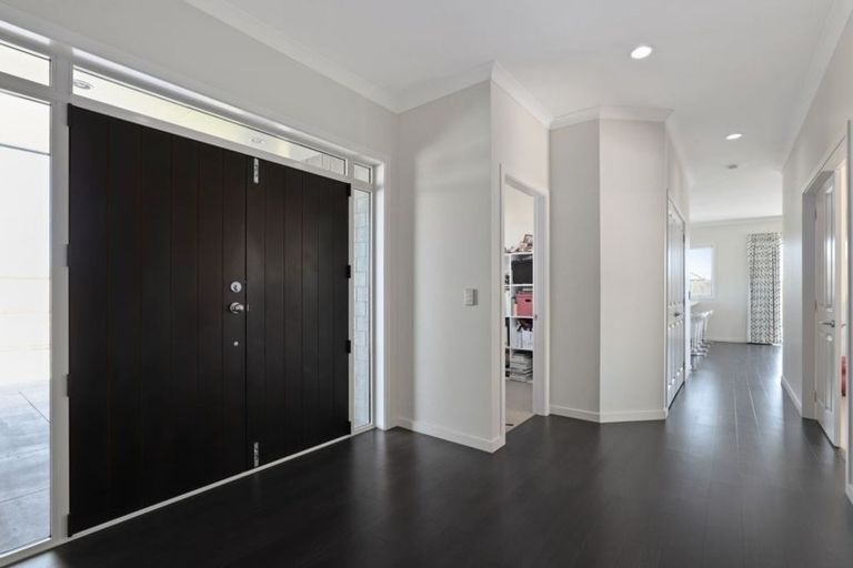 Photo of property in 92 Farringdon Avenue, Rototuna North, Hamilton, 3210