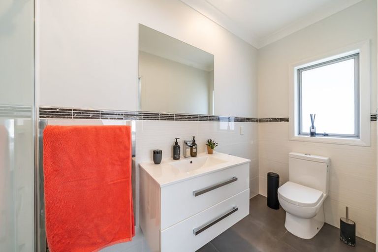 Photo of property in 19 Flotilla Place, Whitby, Porirua, 5024