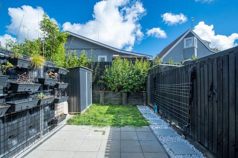 Photo of property in 6 Wharara Lane, Massey, Auckland, 0614