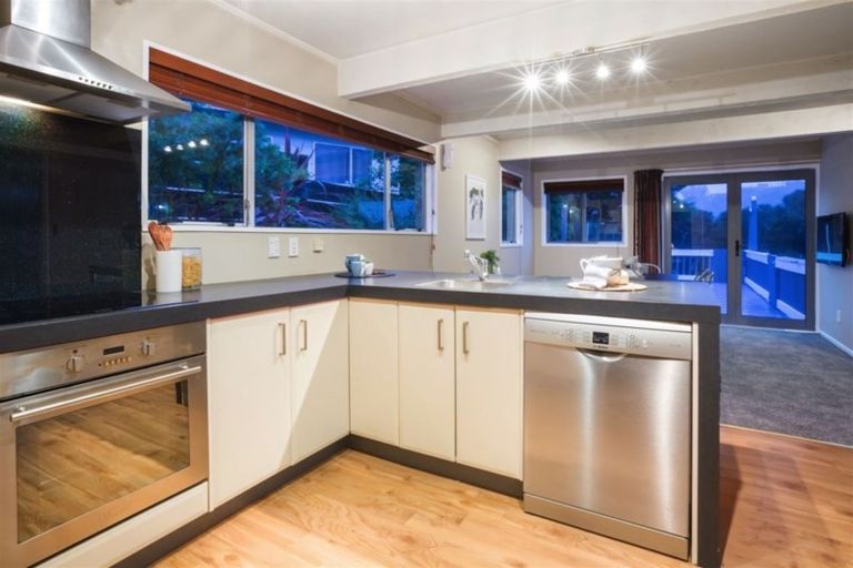 Photo of property in 10 Venus Place, Whitby, Porirua, 5024