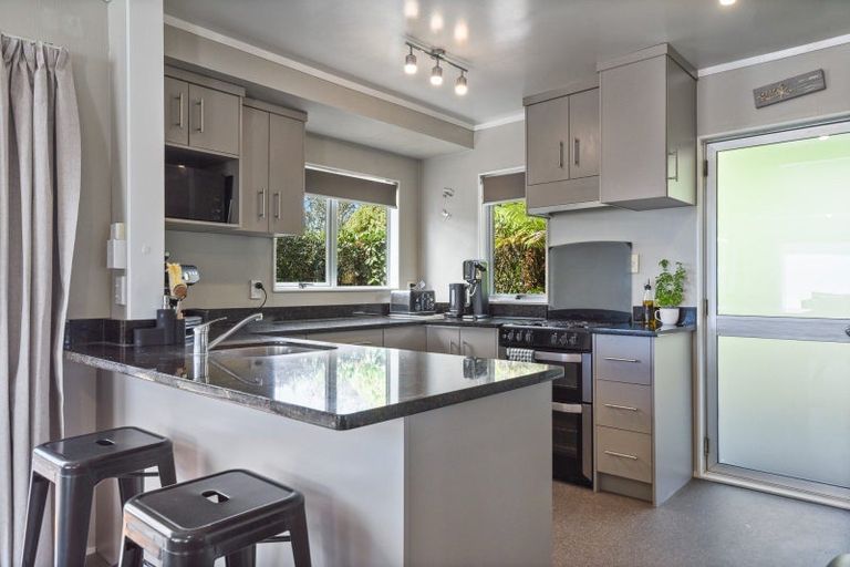 Photo of property in 14 Burton Place, Owhata, Rotorua, 3010