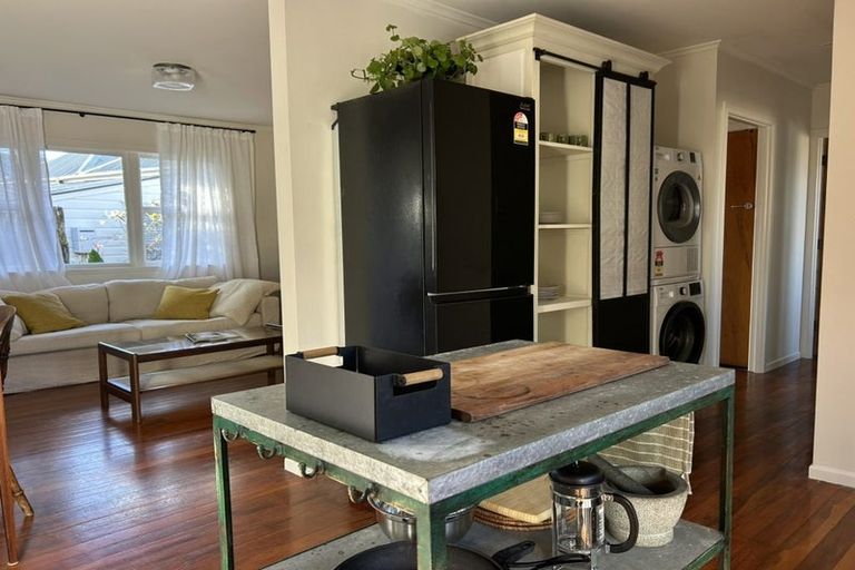 Photo of property in 2/65 Church Street, Devonport, Auckland, 0624