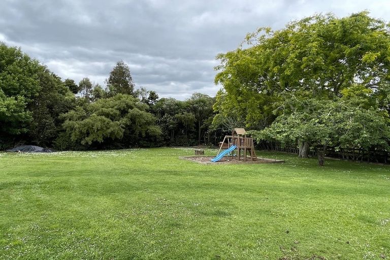 Photo of property in 1083 Kahikatea Flat Road, Waitoki, Kaukapakapa, 0871