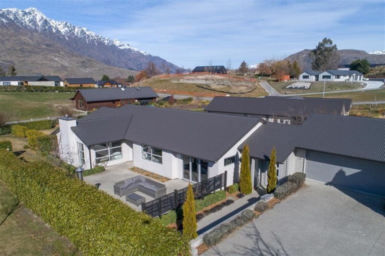 Photo of property in 2 Bridgewell Lane, Lower Shotover, Queenstown, 9371