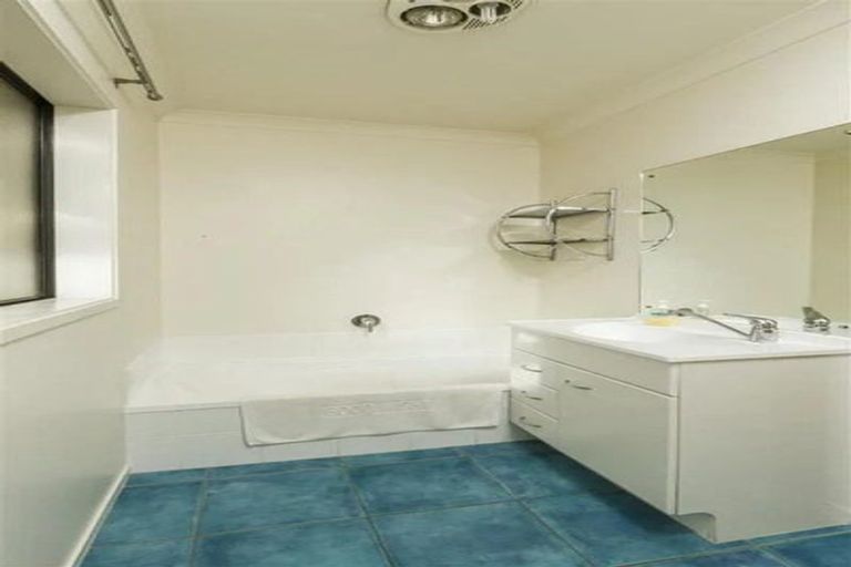 Photo of property in 12 Kanuka Way, Albany, Auckland, 0632