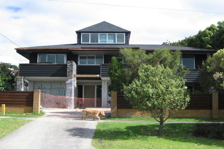 Photo of property in 52 View Road, Campbells Bay, Auckland, 0630