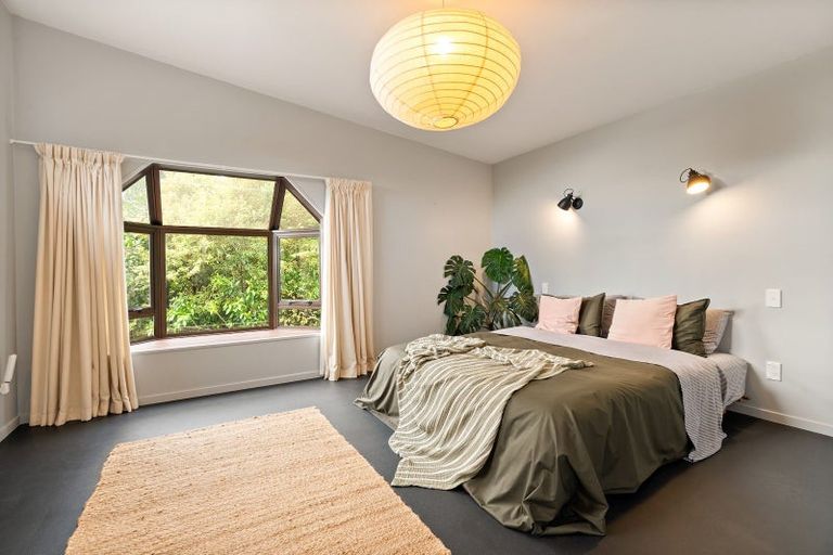 Photo of property in 19 Kaitawa Road, York Bay, Lower Hutt, 5013