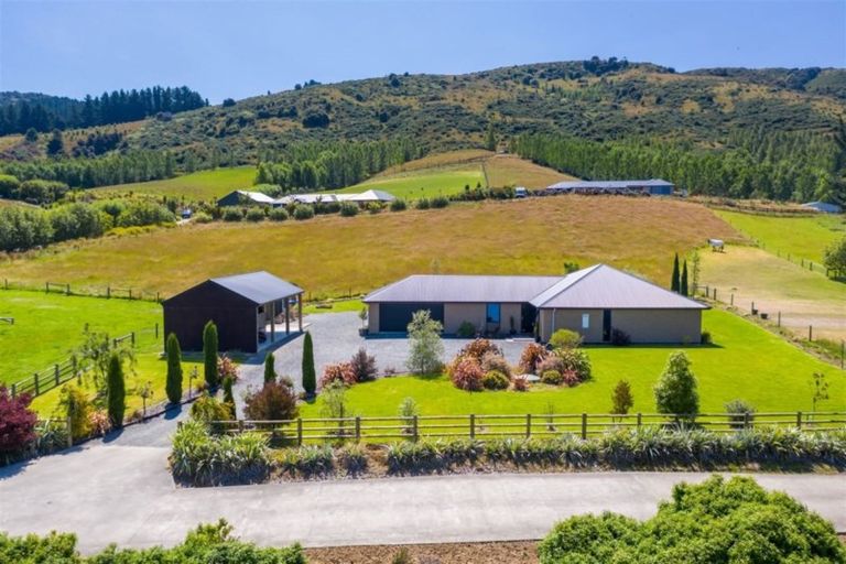 Photo of property in 38 Tara Hills Drive, North Taieri, Mosgiel, 9092