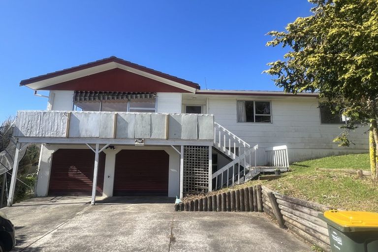 Photo of property in 1/18 Theban Place, Totara Vale, Auckland, 0629