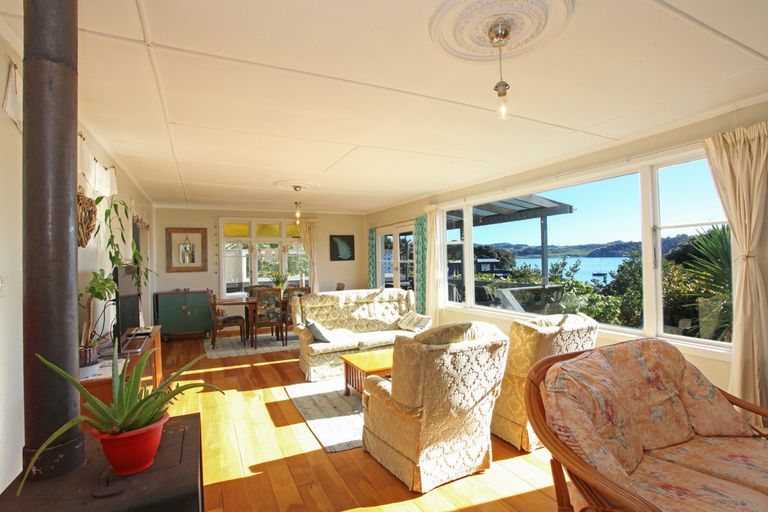 Photo of property in 77 Lorenzen Bay Road, Raglan, 3225