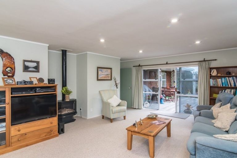 Photo of property in 59 Queens Road, Waikanae Beach, Waikanae, 5036
