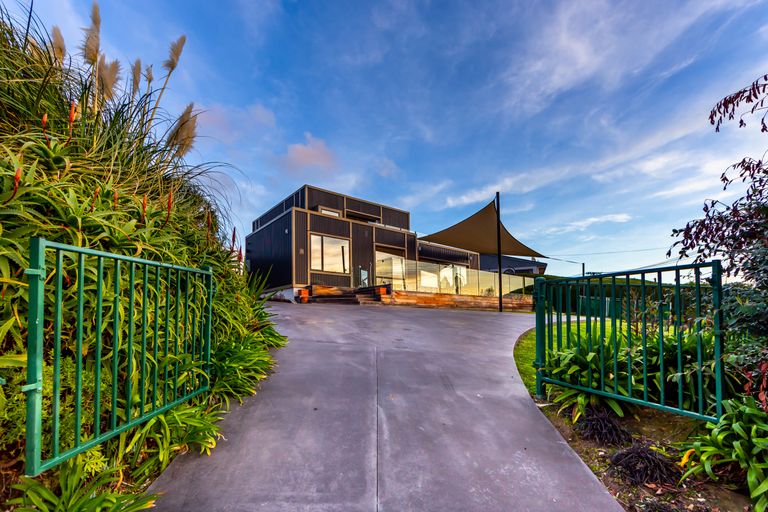 Photo of property in 8 Ngatea Road, Diamond Harbour, Lyttelton, 8971