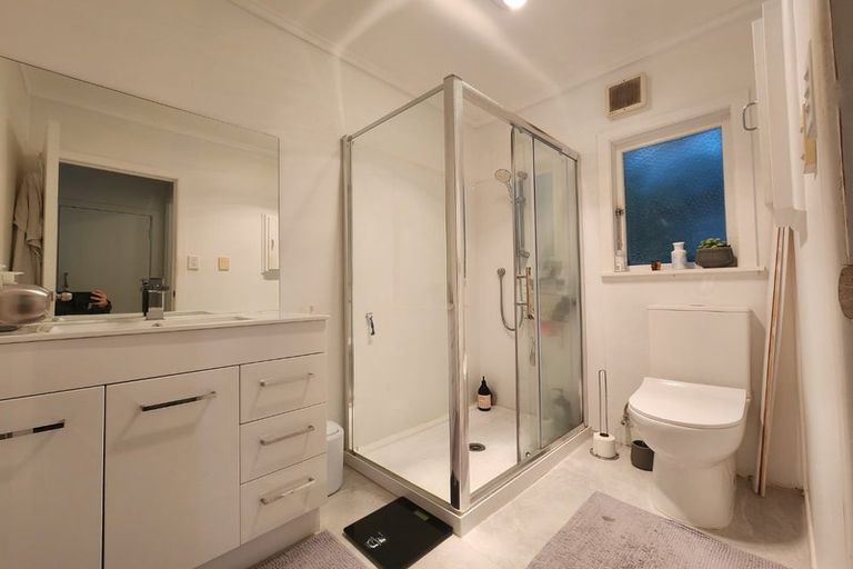 Photo of property in 18a Parrs Cross Road, Henderson, Auckland, 0612