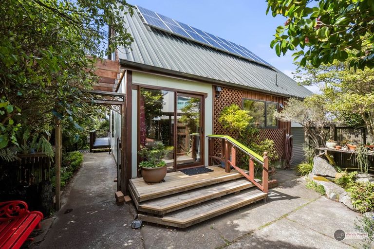 Photo of property in 14 Laurel Grove, Maungaraki, Lower Hutt, 5010