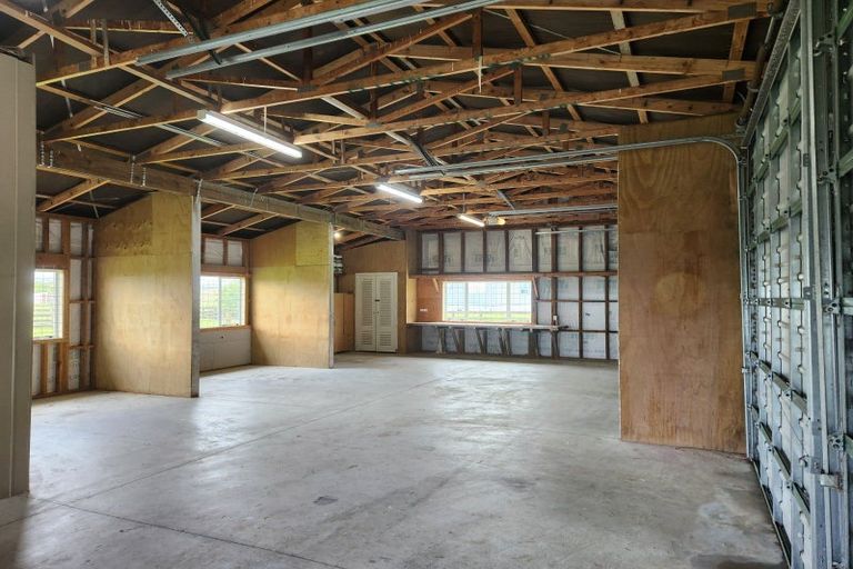 Photo of property in 1089 East Coast Road, Whakatiwai, Miranda, 2473