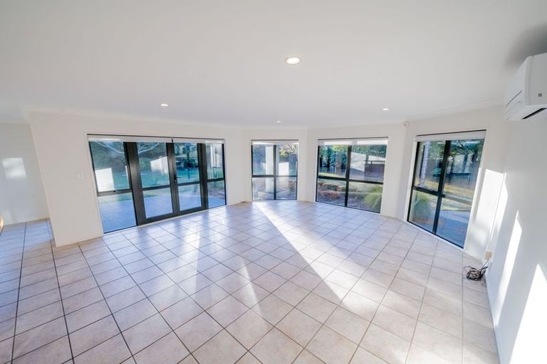 Photo of property in 315 Gardiners Road, Harewood, Christchurch, 8051