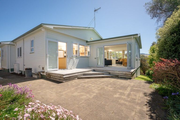 Photo of property in 68 Ocean Road, Paraparaumu Beach, Paraparaumu, 5032
