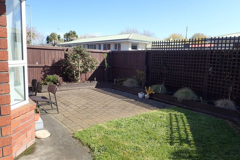 Photo of property in 2/10 Leslie Street, Upper Riccarton, Christchurch, 8041