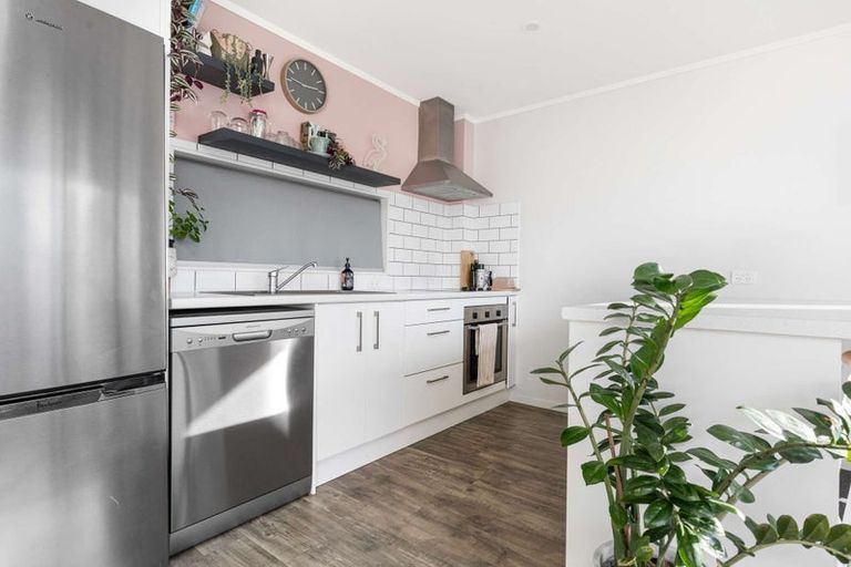 Photo of property in 31 Reynolds Place, Papamoa Beach, Papamoa, 3118