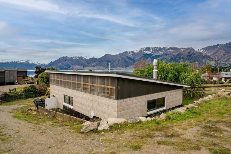 Photo of property in 217 Lakeview Terrace, Lake Hawea, Wanaka, 9382