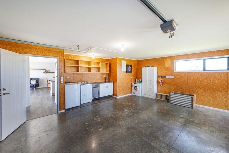 Photo of property in 103 Almadale Road, Cheltenham, Feilding, 4777