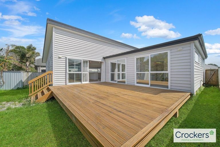 Photo of property in 16 Ararata Lane, Mangere Bridge, Auckland, 2022