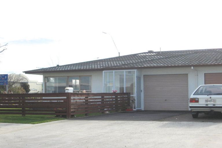 Photo of property in 1/100 Princes Street, Parkvale, Hastings, 4122
