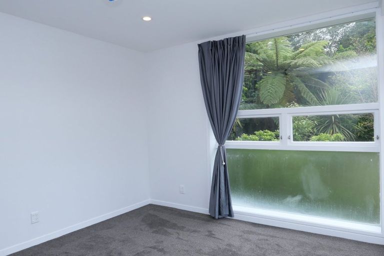 Photo of property in 70 Kelburn Parade, Kelburn, Wellington, 6012