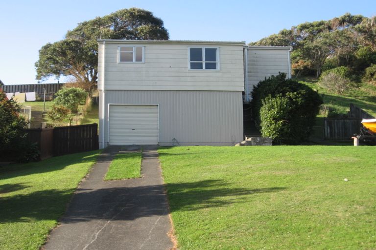 Photo of property in 5 The Spinney, Titahi Bay, Porirua, 5022