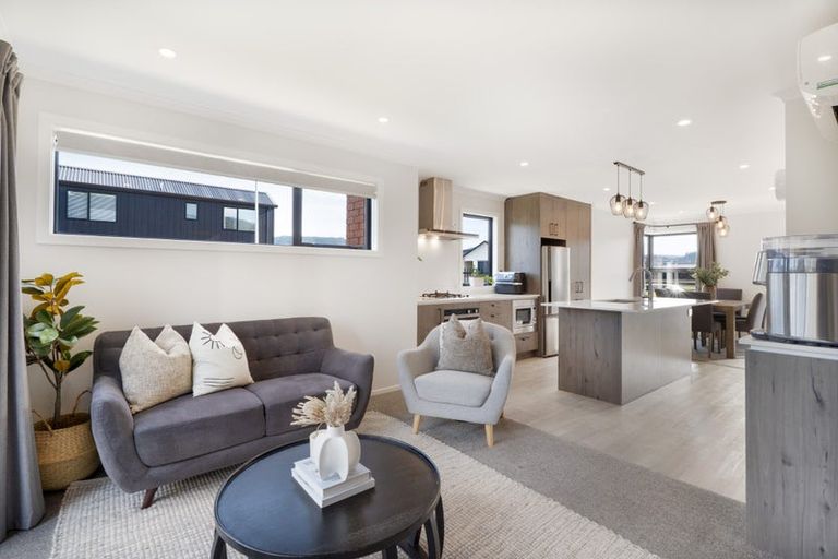 Photo of property in 38 Mawai Hakona Drive, Wallaceville, Upper Hutt, 5018