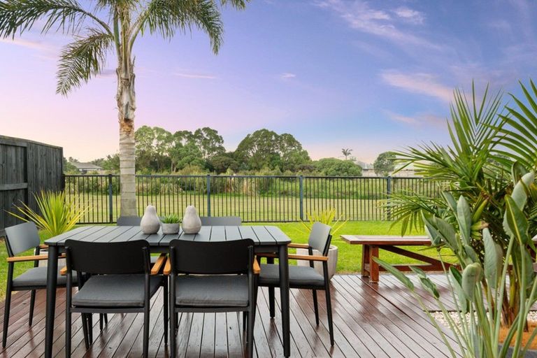 Photo of property in 44 Carrington Drive, Papamoa Beach, Papamoa, 3118