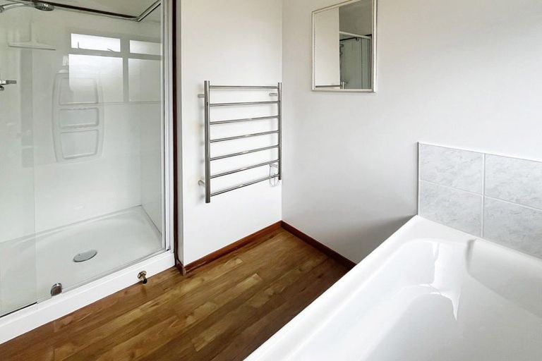 Photo of property in 86 Pahiatua Street, Hokowhitu, Palmerston North, 4410