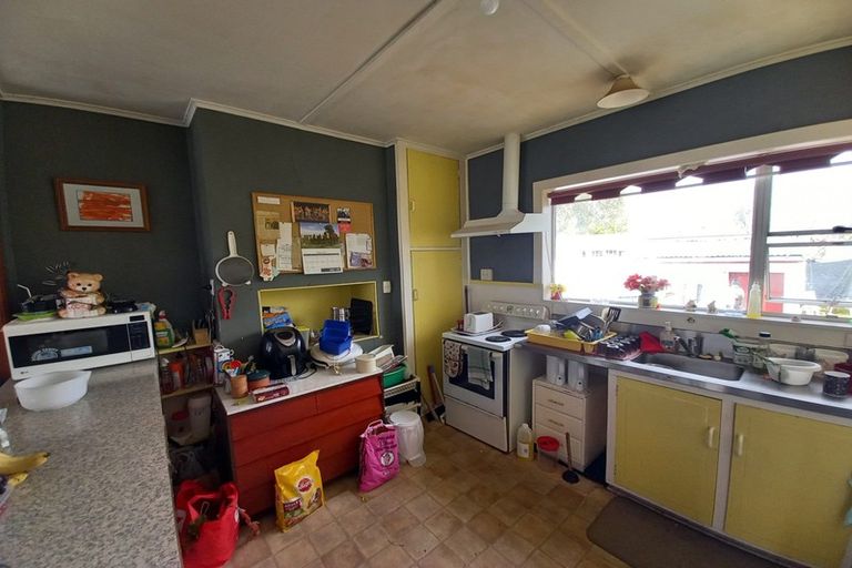 Photo of property in 9 Bridge Street, Tuatapere, 9620