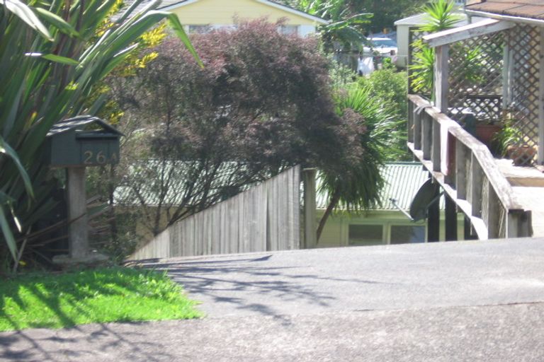 Photo of property in 2/26 Pokapu Street, Titirangi, Auckland, 0600