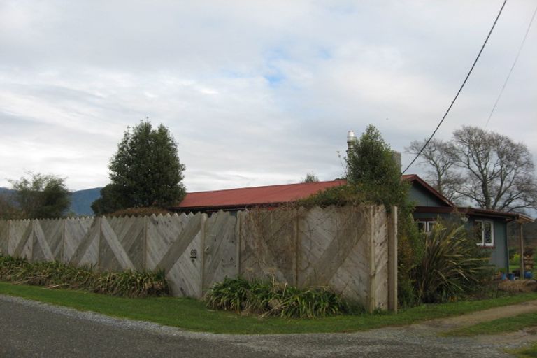 Photo of property in 69 Rototai Road, Takaka, 7110