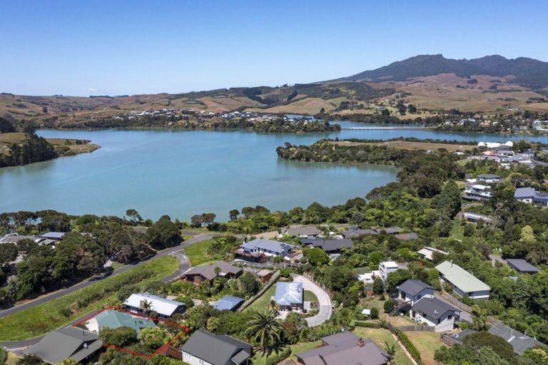 Photo of property in 13 Tutchen Avenue, Raglan, 3225