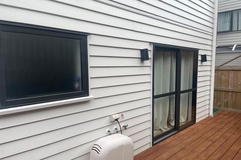 Photo of property in 28b Mason Street, New Lynn, Auckland, 0600