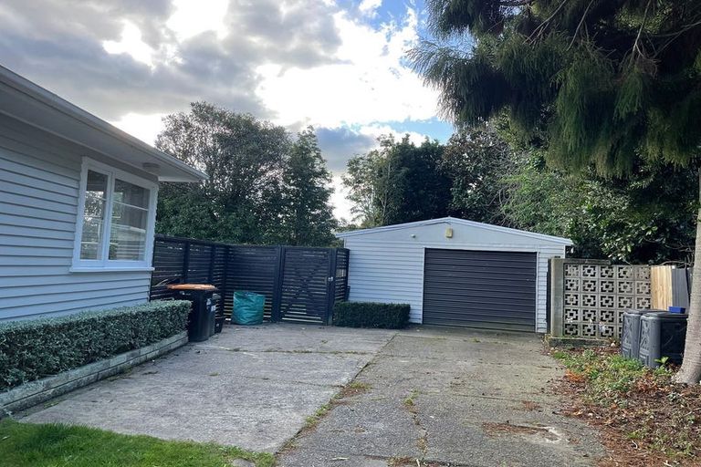 Photo of property in 4 Dorset Crescent, Hokowhitu, Palmerston North, 4410