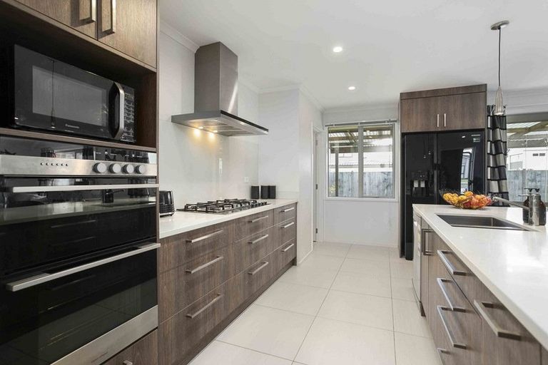 Photo of property in 21 Paso Fino Crescent, Karaka, Papakura, 2113