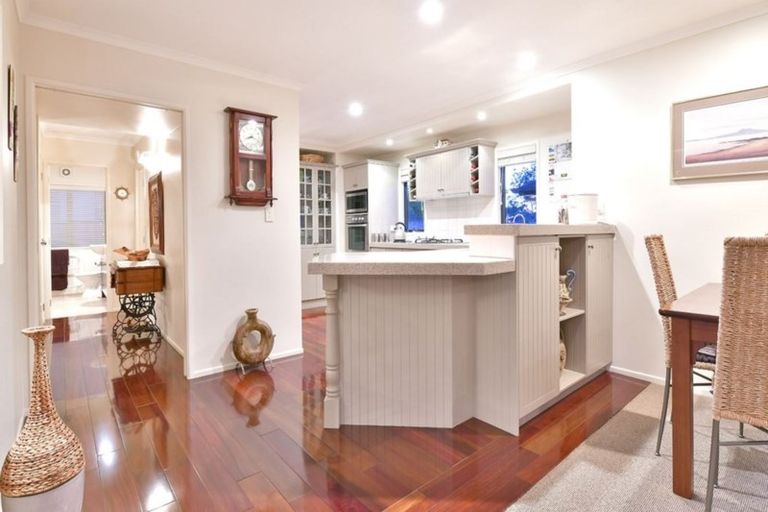 Photo of property in 6 Melandra Road, Stanmore Bay, Whangaparaoa, 0932