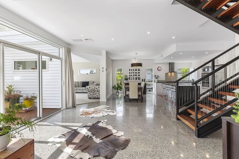 Photo of property in 4 Shoal Place, Whitby, Porirua, 5024