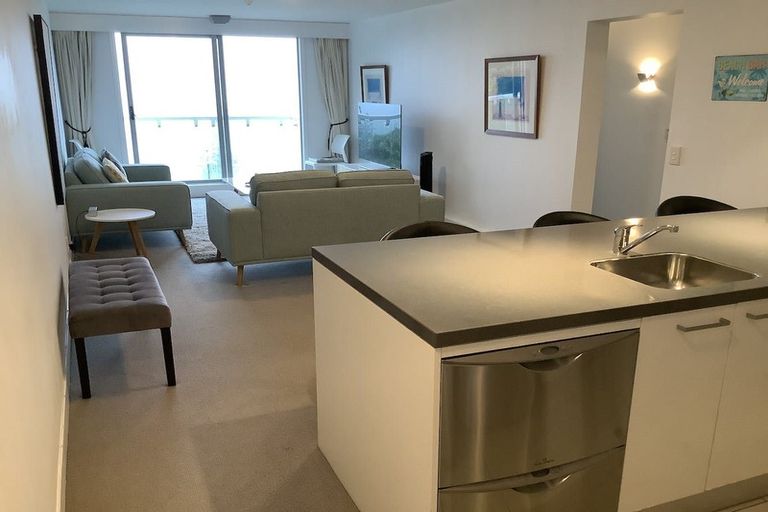 Photo of property in The Capital, 14/370 Oriental Parade, Oriental Bay, Wellington, 6011