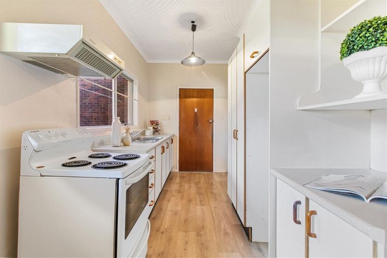 Photo of property in 52 Lawrence Crescent, Hillpark, Auckland, 2102