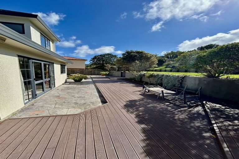 Photo of property in 13 Kilkelly Close, Tawa, Wellington, 5028
