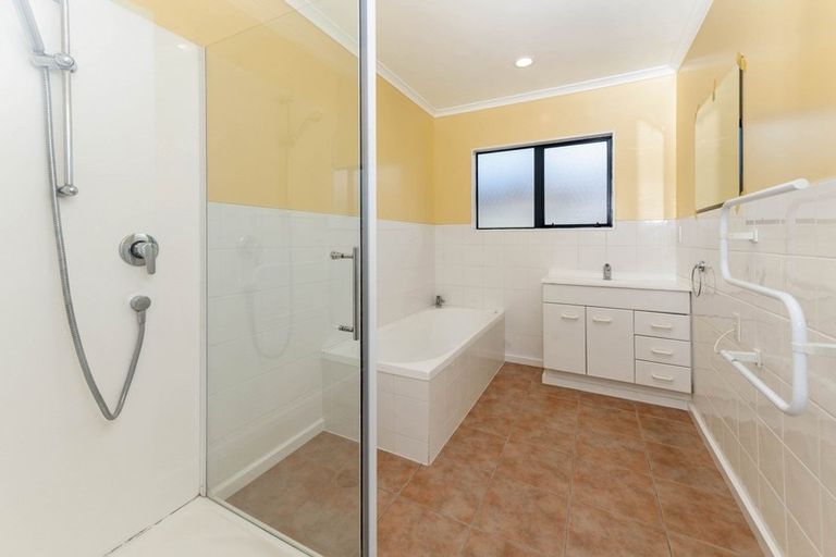 Photo of property in 19 Duggan Drive, Owhata, Rotorua, 3010