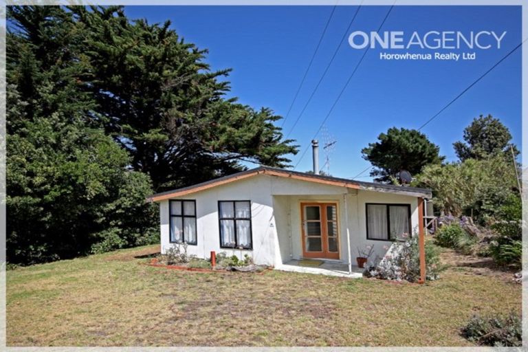 Photo of property in 6 Dustin Street, Foxton Beach, Foxton, 4815