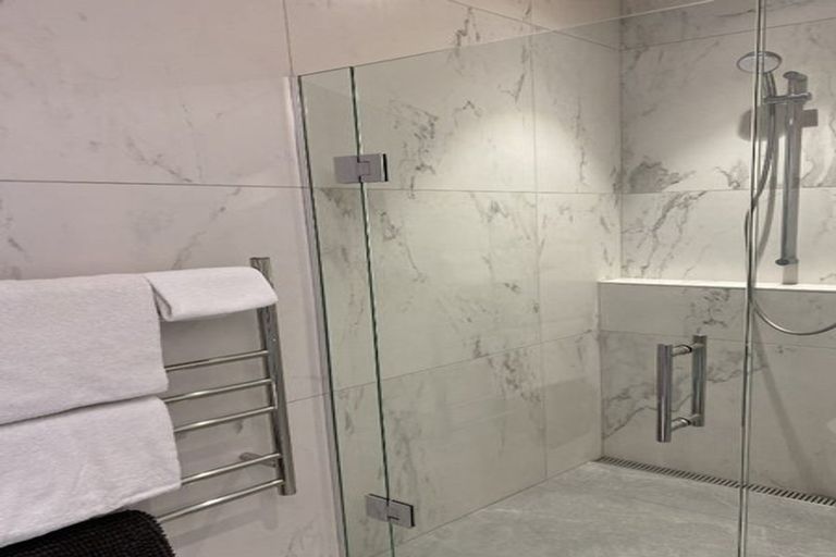 Photo of property in 401/15 Rawene Road, Birkenhead, Auckland, 0626