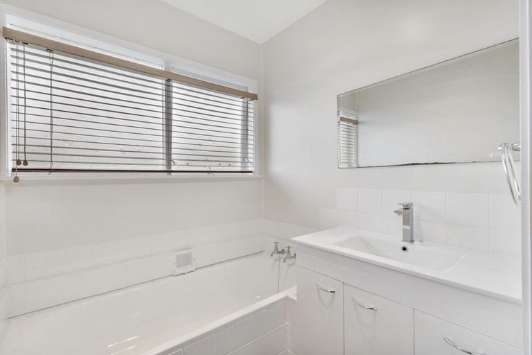 Photo of property in 1/5 Ashdown Place, Pahurehure, Papakura, 2113