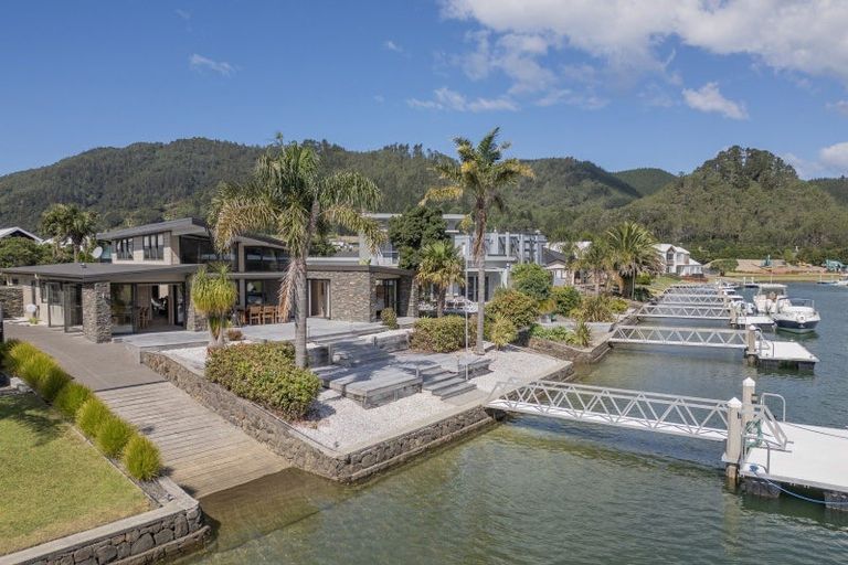 Photo of property in 115 Motu Hei, Pauanui, Hikuai, 3579