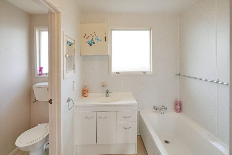 Photo of property in 12 Seadown Crescent, Amberley, 7410